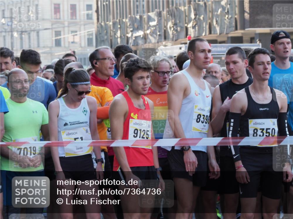 06.10.2024 - 19. swb-Marathon Bremen Luisa Fischer http://msf.ph/oto/7364736 06.10.2024 09:52:11 Allgemein zum Event 7019, 9125, 8396, 8350 meine-sportfotos.de