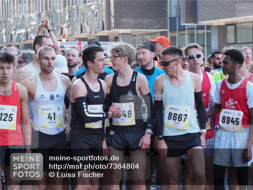 06.10.2024 - 19. swb-Marathon Bremen Luisa Fischer http://msf.ph/oto/7364804 06.10.2024 09:54:19 Allgemein zum Event 125, 41, 49, 8, 8667, 8945 meine-sportfotos.de