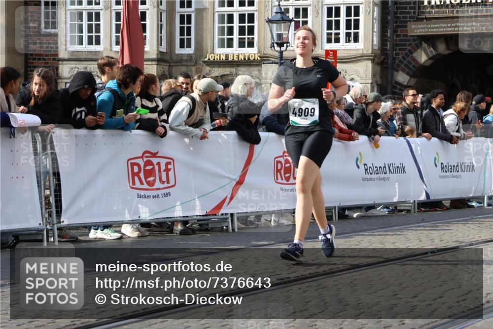 06.10.2024 - 19. swb-Marathon Bremen Strokosch-Dieckow http://msf.ph/oto/7376643 06.10.2024 14:06:37 Ziel 960, 2112, 2345, 2730, 3595, 4152, 4686, 4909, 5237, 6651 meine-sportfotos.de