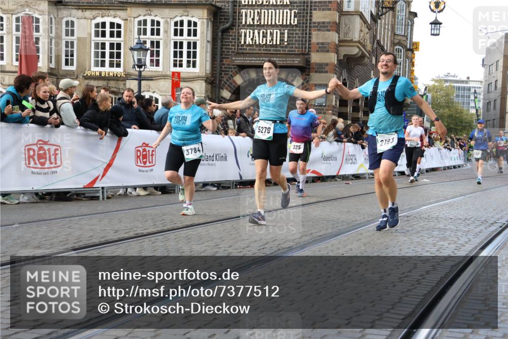 06.10.2024 - 19. swb-Marathon Bremen Strokosch-Dieckow http://msf.ph/oto/7377512 06.10.2024 14:07:15 Ziel 325, 756, 758, 921, 2193, 2250, 2426, 3061, 3302, 3784, 3813, 4079, 5279, 5444, 5608, 5655, 5952, 6392, 6532, 6656 meine-sportfotos.de