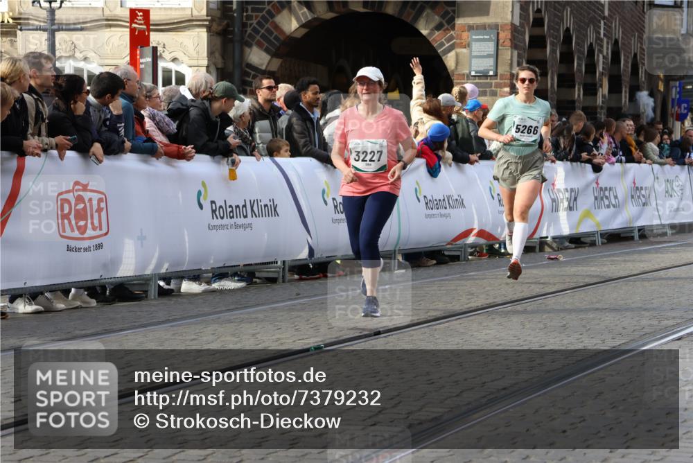 06.10.2024 - 19. swb-Marathon Bremen Strokosch-Dieckow http://msf.ph/oto/7379232 06.10.2024 14:08:51 Ziel 2153, 2320, 3227, 3480, 4560, 5149, 5266, 5422, 5517, 6023 meine-sportfotos.de