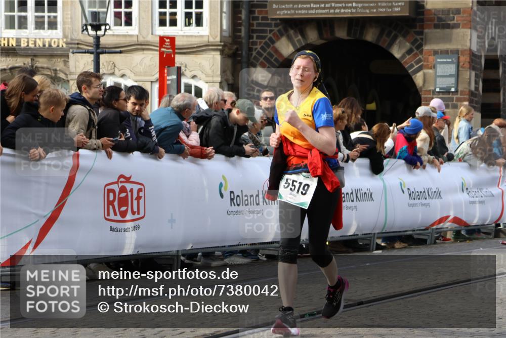 06.10.2024 - 19. swb-Marathon Bremen Strokosch-Dieckow http://msf.ph/oto/7380042 06.10.2024 14:09:18 Ziel 1262, 2651, 2932, 3768, 3986, 4345, 4832, 5519, 6753, 6922 meine-sportfotos.de