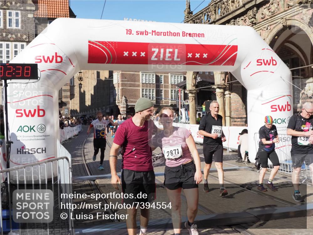 06.10.2024 - 19. swb-Marathon Bremen Luisa Fischer http://msf.ph/oto/7394554 06.10.2024 14:02:38 Ziel 2357, 2362, 3419, 3513, 3562, 4390, 4925, 5178 meine-sportfotos.de