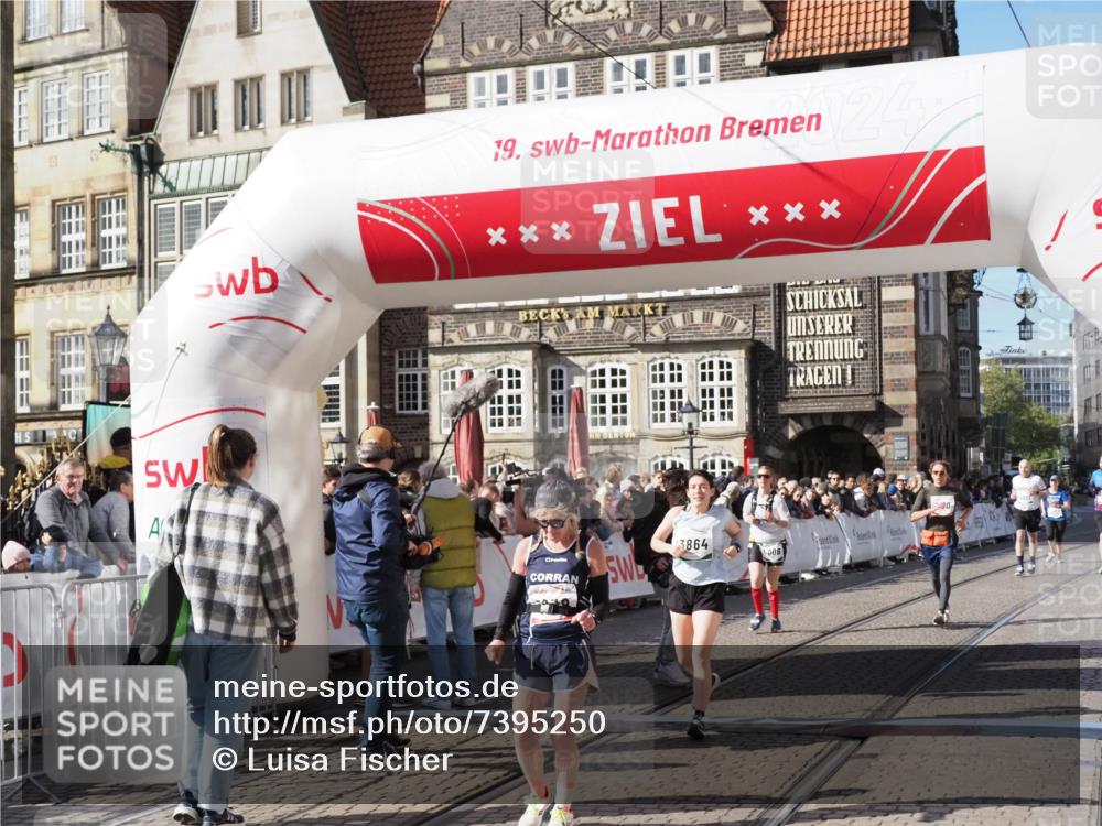 06.10.2024 - 19. swb-Marathon Bremen Luisa Fischer http://msf.ph/oto/7395250 06.10.2024 14:03:32 Ziel 1180, 1600, 1636, 2394, 2506, 2508, 3864, 4006, 4901 meine-sportfotos.de