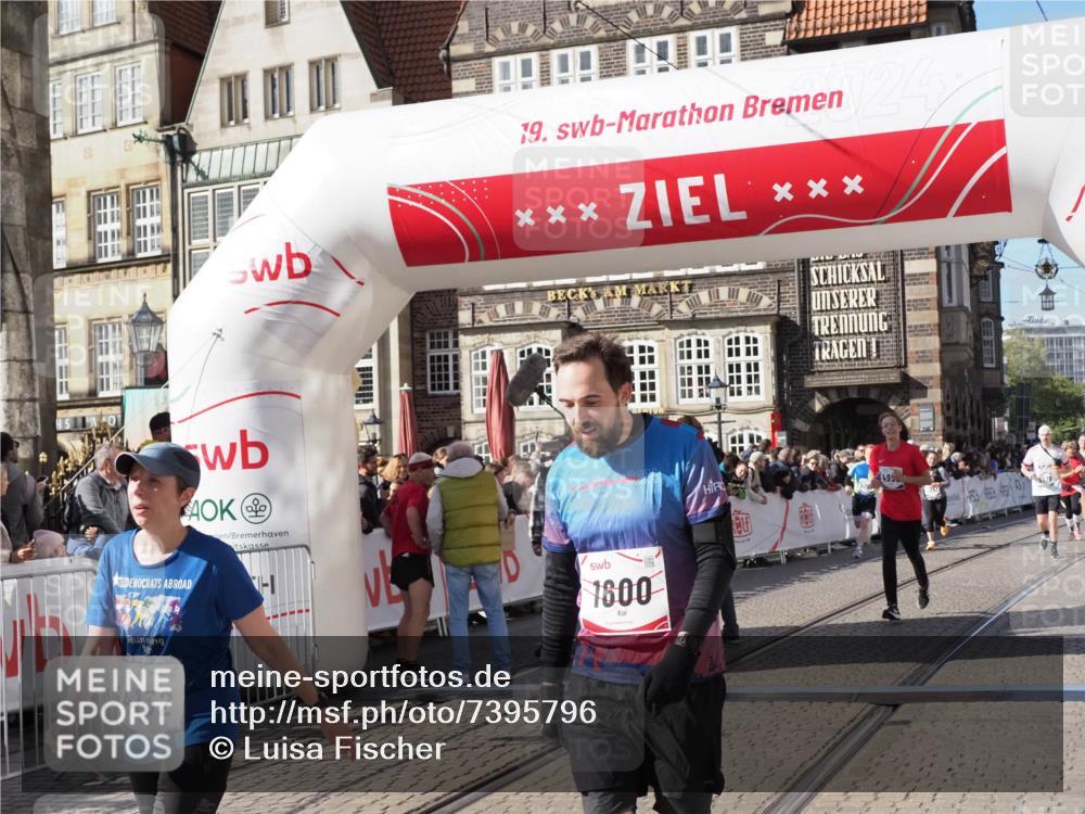06.10.2024 - 19. swb-Marathon Bremen Luisa Fischer http://msf.ph/oto/7395796 06.10.2024 14:03:43 Ziel 961, 1600, 3841, 4132, 4250, 4901, 4959, 5269, 5579 meine-sportfotos.de