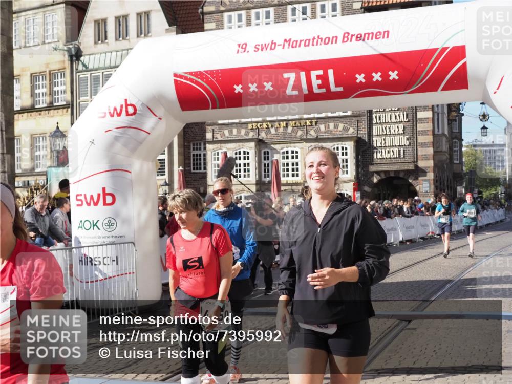 06.10.2024 - 19. swb-Marathon Bremen Luisa Fischer http://msf.ph/oto/7395992 06.10.2024 14:03:53 Ziel 961, 1213, 3025, 3841, 4250, 5046, 5089, 5579 meine-sportfotos.de