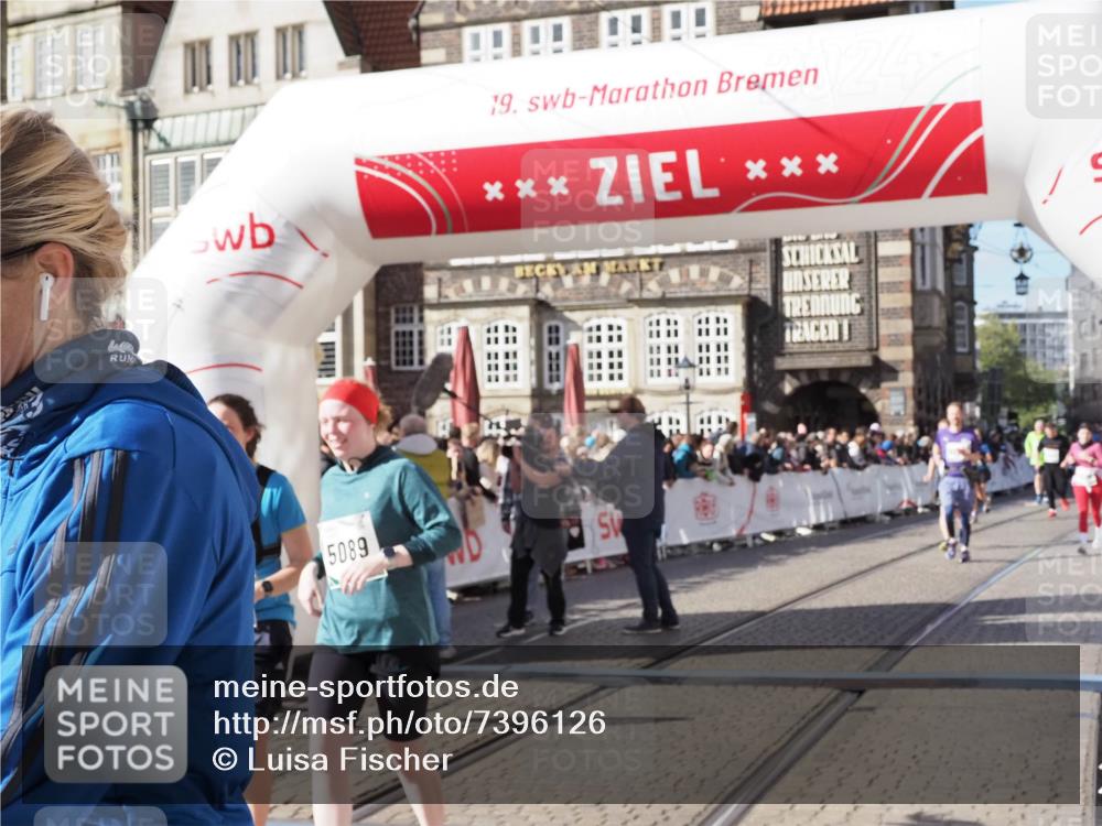 06.10.2024 - 19. swb-Marathon Bremen Luisa Fischer http://msf.ph/oto/7396126 06.10.2024 14:04:00 Ziel 196, 2186, 2896, 3134, 4287, 5046, 5089, 6645 meine-sportfotos.de