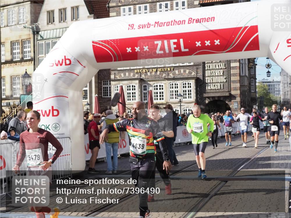 06.10.2024 - 19. swb-Marathon Bremen Luisa Fischer http://msf.ph/oto/7396490 06.10.2024 14:04:10 Ziel 196, 661, 1214, 2186, 2189, 2745, 2838, 2896, 3741, 3908, 3952, 3953, 3978, 4392, 4544, 4639, 4720, 5479 meine-sportfotos.de