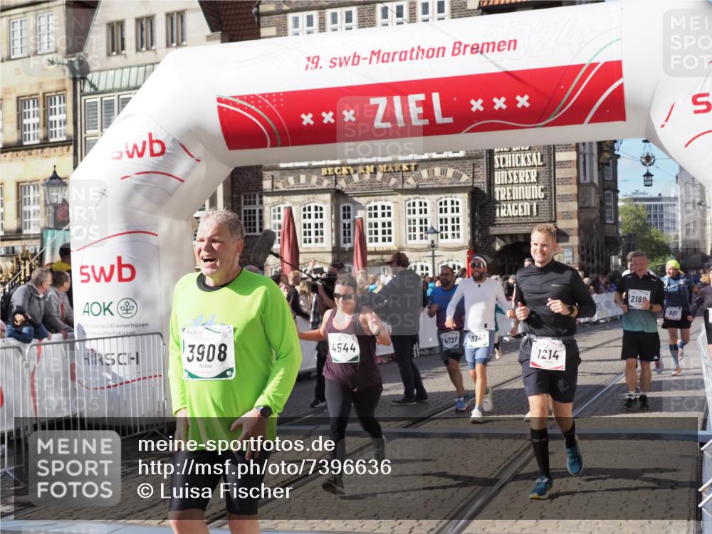 06.10.2024 - 19. swb-Marathon Bremen Luisa Fischer http://msf.ph/oto/7396636 06.10.2024 14:04:14 Ziel 467, 661, 1214, 2189, 2352, 2612, 2745, 2838, 3741, 3908, 3952, 3953, 3978, 4392, 4544, 4720 meine-sportfotos.de