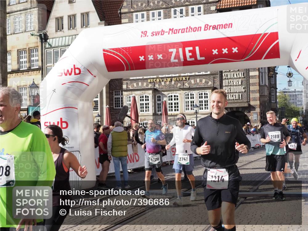 06.10.2024 - 19. swb-Marathon Bremen Luisa Fischer http://msf.ph/oto/7396686 06.10.2024 14:04:15 Ziel 467, 661, 1214, 2189, 2352, 2612, 2745, 2838, 3741, 3908, 3952, 3953, 4392, 4544, 4720 meine-sportfotos.de