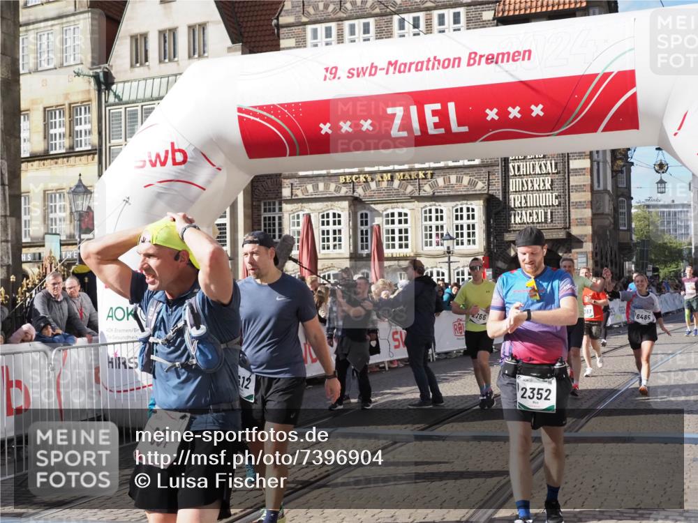 06.10.2024 - 19. swb-Marathon Bremen Luisa Fischer http://msf.ph/oto/7396904 06.10.2024 14:04:22 Ziel 467, 661, 2352, 2387, 2612, 2745, 2766, 3964, 4392, 5206, 5680, 6485 meine-sportfotos.de