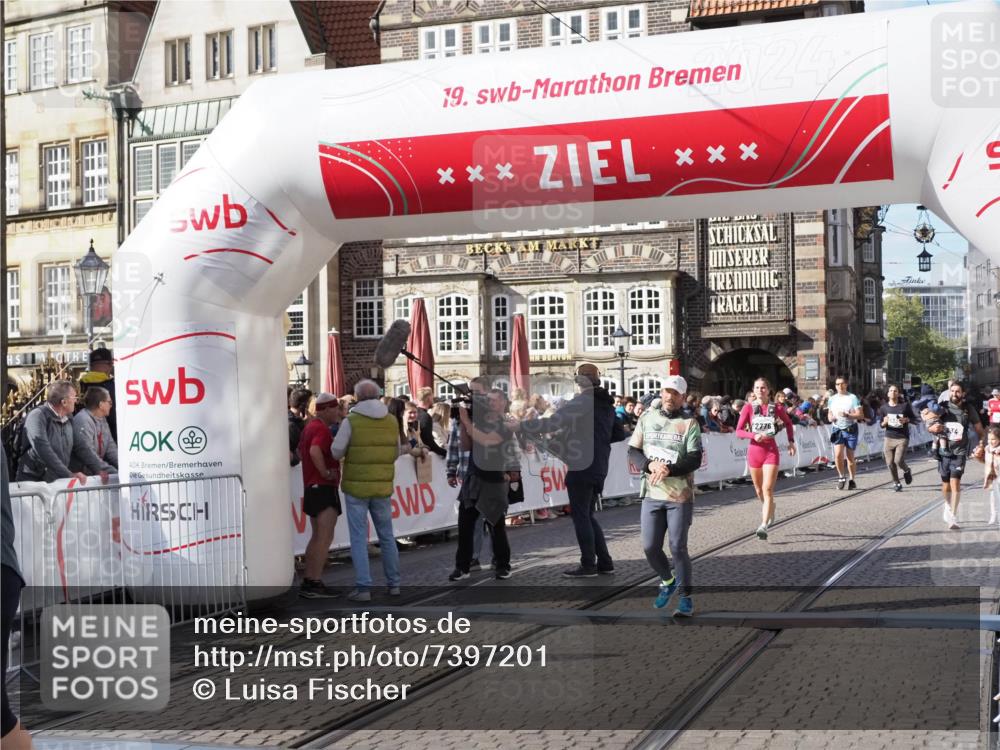 06.10.2024 - 19. swb-Marathon Bremen Luisa Fischer http://msf.ph/oto/7397201 06.10.2024 14:04:36 Ziel 792, 934, 1034, 2776, 4055, 5261, 6002, 6337 meine-sportfotos.de