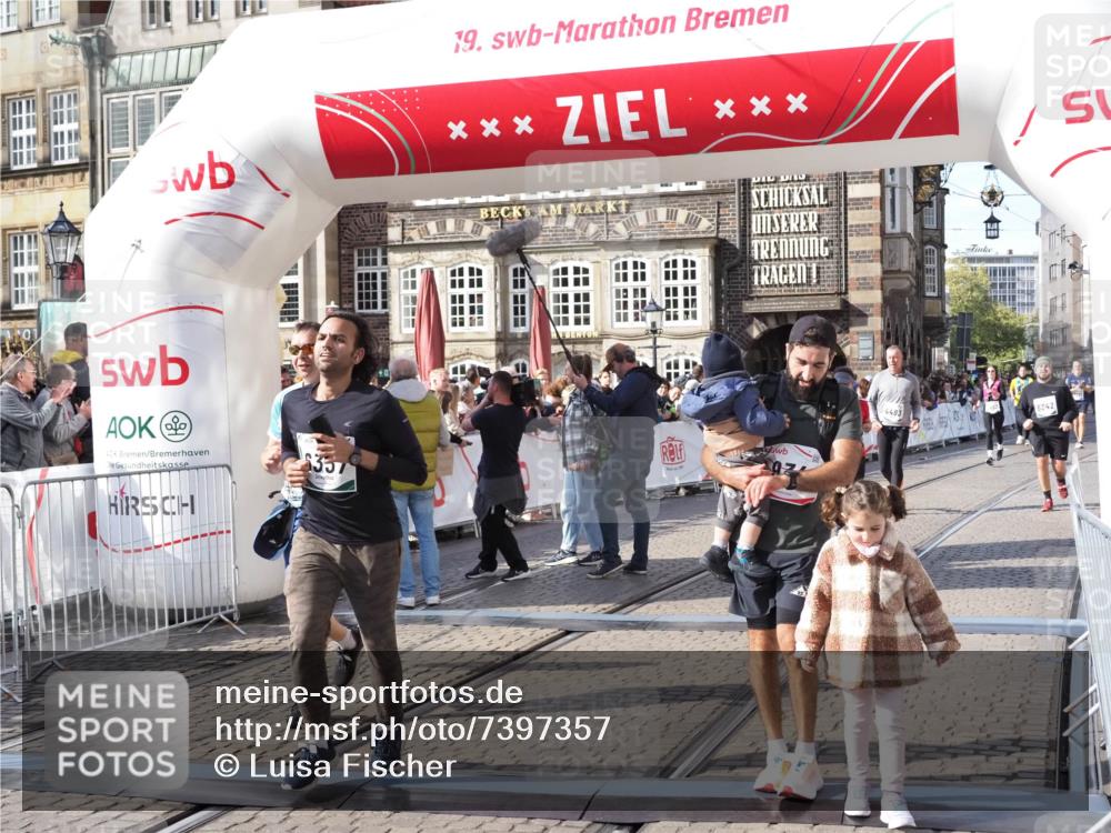 06.10.2024 - 19. swb-Marathon Bremen Luisa Fischer http://msf.ph/oto/7397357 06.10.2024 14:04:43 Ziel 934, 2457, 2776, 3448, 4055, 4493, 6242, 6337 meine-sportfotos.de