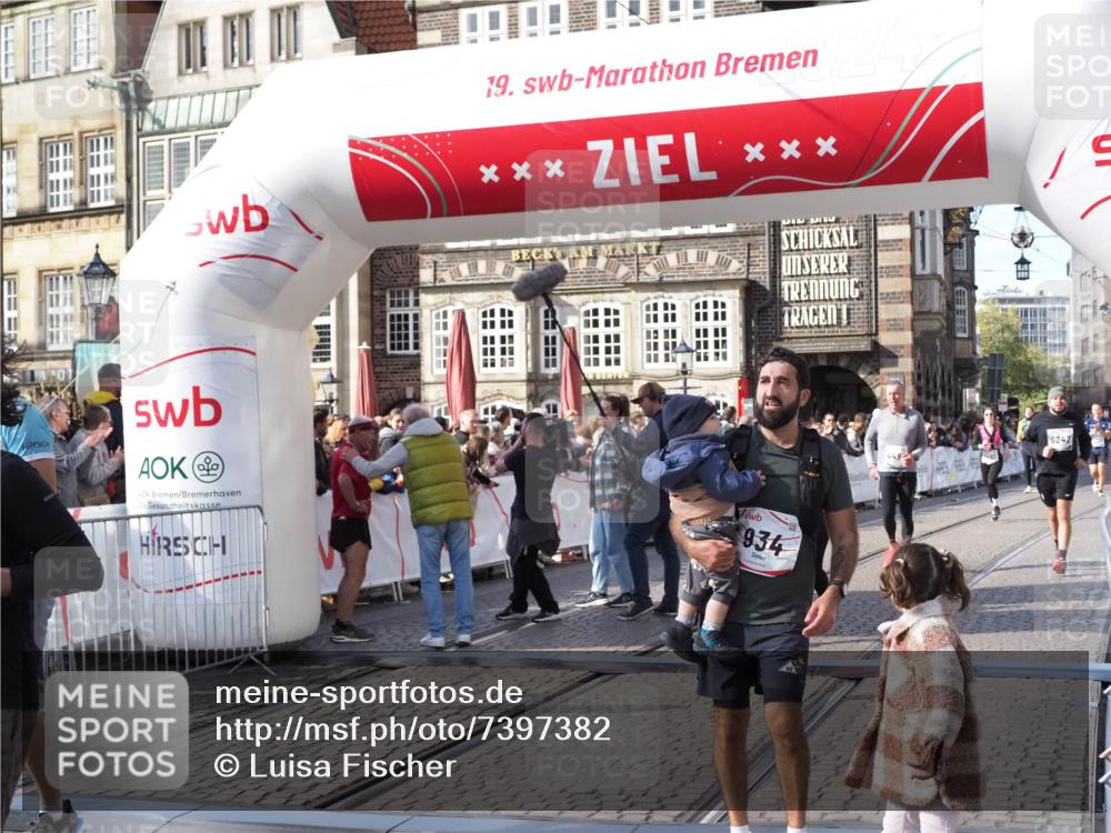 06.10.2024 - 19. swb-Marathon Bremen Luisa Fischer http://msf.ph/oto/7397382 06.10.2024 14:04:44 Ziel 934, 2457, 2776, 3448, 4055, 4493, 6242, 6337 meine-sportfotos.de