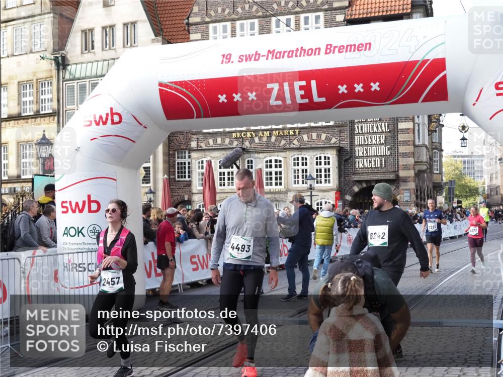 06.10.2024 - 19. swb-Marathon Bremen Luisa Fischer http://msf.ph/oto/7397406 06.10.2024 14:04:49 Ziel 2221, 2243, 2457, 3448, 4493, 4873, 6242 meine-sportfotos.de