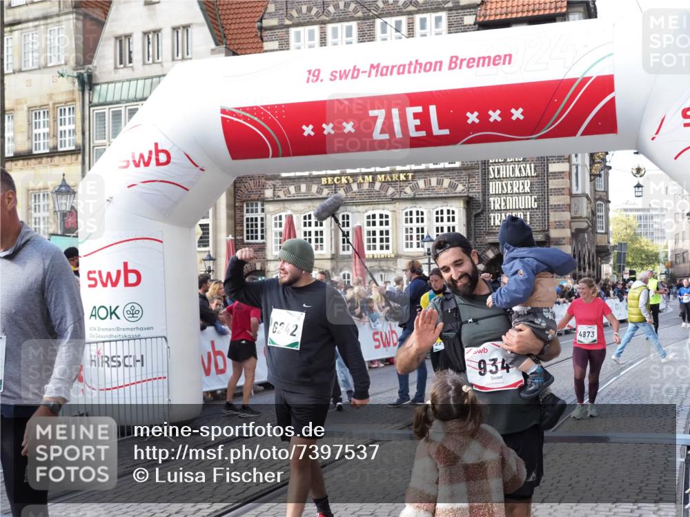 06.10.2024 - 19. swb-Marathon Bremen Luisa Fischer http://msf.ph/oto/7397537 06.10.2024 14:04:52 Ziel 2181, 2221, 2243, 2457, 3570, 4493, 4873, 6053, 6242 meine-sportfotos.de