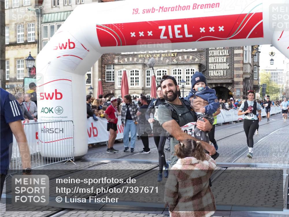 06.10.2024 - 19. swb-Marathon Bremen Luisa Fischer http://msf.ph/oto/7397671 06.10.2024 14:04:57 Ziel 2181, 2221, 2243, 2708, 3570, 4082, 4873, 5617, 6053 meine-sportfotos.de