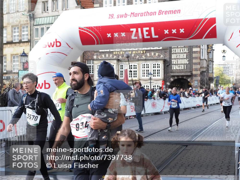 06.10.2024 - 19. swb-Marathon Bremen Luisa Fischer http://msf.ph/oto/7397738 06.10.2024 14:04:59 Ziel 2181, 2221, 2243, 2708, 3570, 4082, 5431, 5617, 6053 meine-sportfotos.de