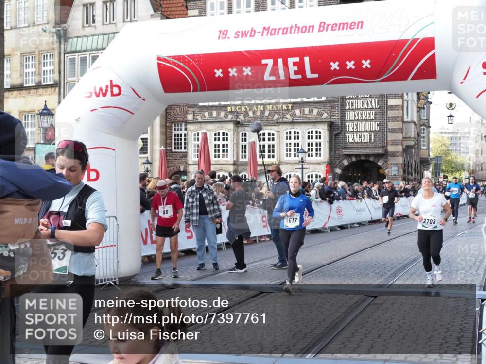06.10.2024 - 19. swb-Marathon Bremen Luisa Fischer http://msf.ph/oto/7397761 06.10.2024 14:05:00 Ziel 2181, 2708, 3570, 4082, 5123, 5431, 5617, 6053 meine-sportfotos.de