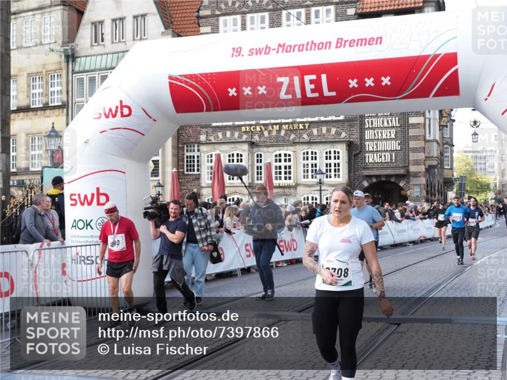 06.10.2024 - 19. swb-Marathon Bremen Luisa Fischer http://msf.ph/oto/7397866 06.10.2024 14:05:03 Ziel 1667, 2181, 2708, 4082, 4282, 5123, 5280, 5431, 5617, 6053, 6122 meine-sportfotos.de