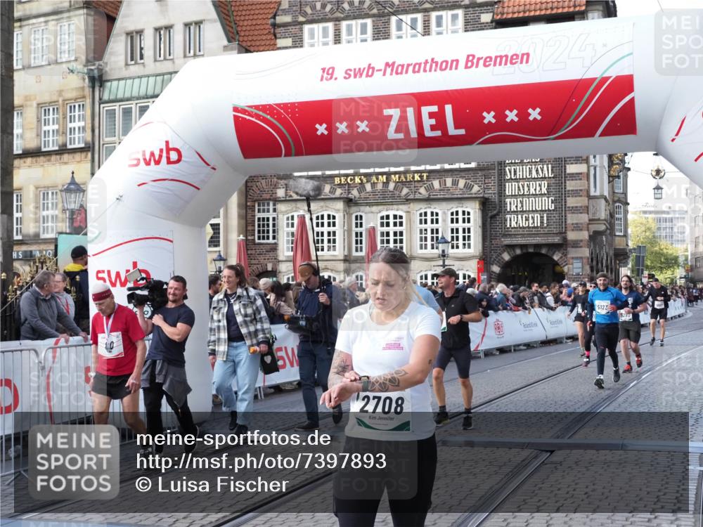 06.10.2024 - 19. swb-Marathon Bremen Luisa Fischer http://msf.ph/oto/7397893 06.10.2024 14:05:04 Ziel 1667, 2708, 4082, 4282, 5123, 5280, 5431, 5617, 6122 meine-sportfotos.de
