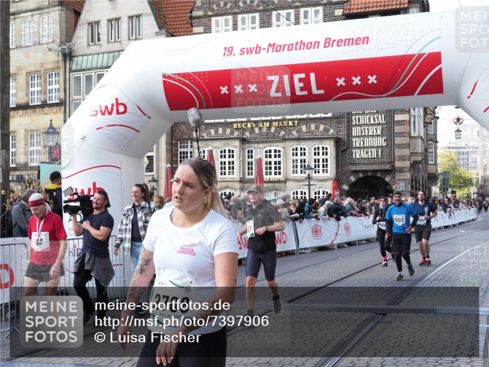 06.10.2024 - 19. swb-Marathon Bremen Luisa Fischer http://msf.ph/oto/7397906 06.10.2024 14:05:05 Ziel 1667, 2708, 4082, 4282, 5123, 5280, 5386, 5431, 5617, 6122 meine-sportfotos.de