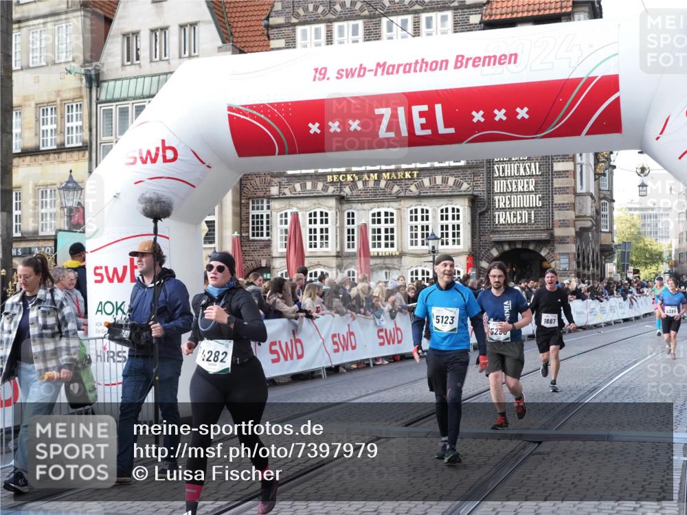 06.10.2024 - 19. swb-Marathon Bremen Luisa Fischer http://msf.ph/oto/7397979 06.10.2024 14:05:08 Ziel 1667, 3941, 4082, 4282, 5123, 5280, 5386, 5431, 6122 meine-sportfotos.de
