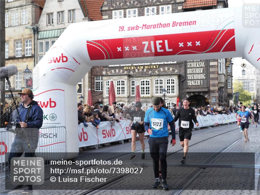 06.10.2024 - 19. swb-Marathon Bremen Luisa Fischer http://msf.ph/oto/7398027 06.10.2024 14:05:09 Ziel 1667, 3941, 4082, 4282, 4954, 5123, 5280, 5355, 5386, 5431, 6122 meine-sportfotos.de
