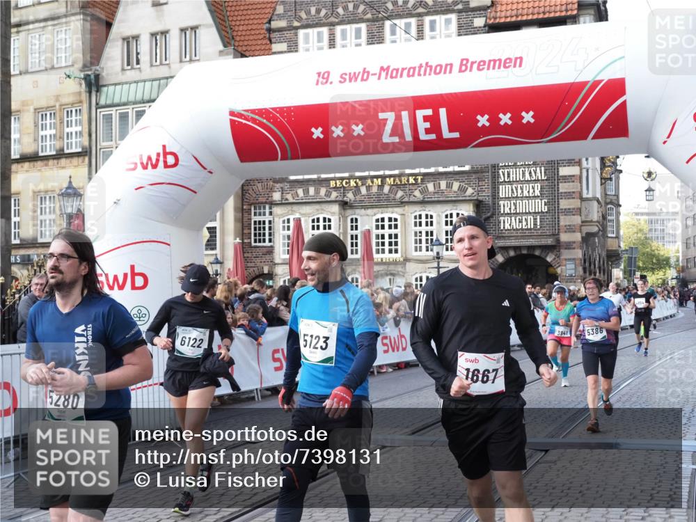 06.10.2024 - 19. swb-Marathon Bremen Luisa Fischer http://msf.ph/oto/7398131 06.10.2024 14:05:11 Ziel 1667, 3941, 4282, 4954, 5123, 5280, 5355, 5386, 6122 meine-sportfotos.de
