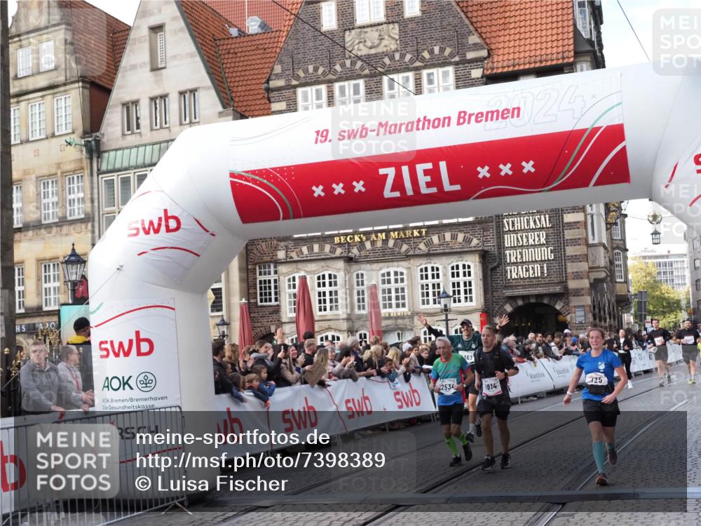 06.10.2024 - 19. swb-Marathon Bremen Luisa Fischer http://msf.ph/oto/7398389 06.10.2024 14:05:19 Ziel 725, 1407, 1614, 2534, 4954, 5355, 5363 meine-sportfotos.de