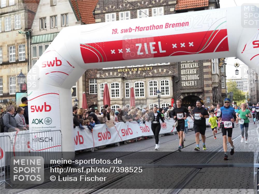 06.10.2024 - 19. swb-Marathon Bremen Luisa Fischer http://msf.ph/oto/7398525 06.10.2024 14:05:25 Ziel 725, 750, 1407, 1614, 2072, 2534, 2681, 5363, 6343, 6463, 6497 meine-sportfotos.de