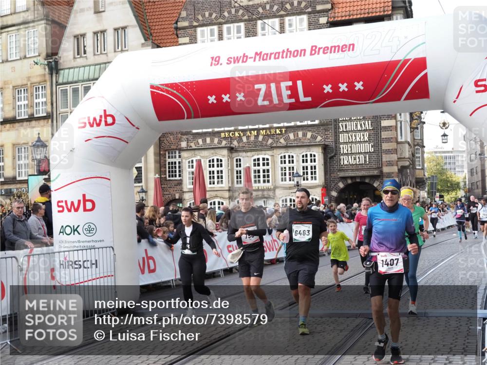 06.10.2024 - 19. swb-Marathon Bremen Luisa Fischer http://msf.ph/oto/7398579 06.10.2024 14:05:27 Ziel 750, 1407, 2072, 2681, 6343, 6463, 6497, 6917 meine-sportfotos.de