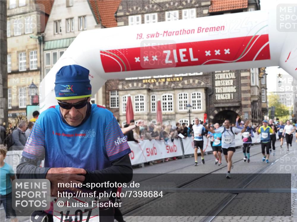 06.10.2024 - 19. swb-Marathon Bremen Luisa Fischer http://msf.ph/oto/7398684 06.10.2024 14:05:31 Ziel 750, 1161, 1407, 2072, 2133, 2563, 2681, 2868, 2869, 3684, 4081, 5204, 6343, 6463, 6497, 6659, 6851, 6917 meine-sportfotos.de