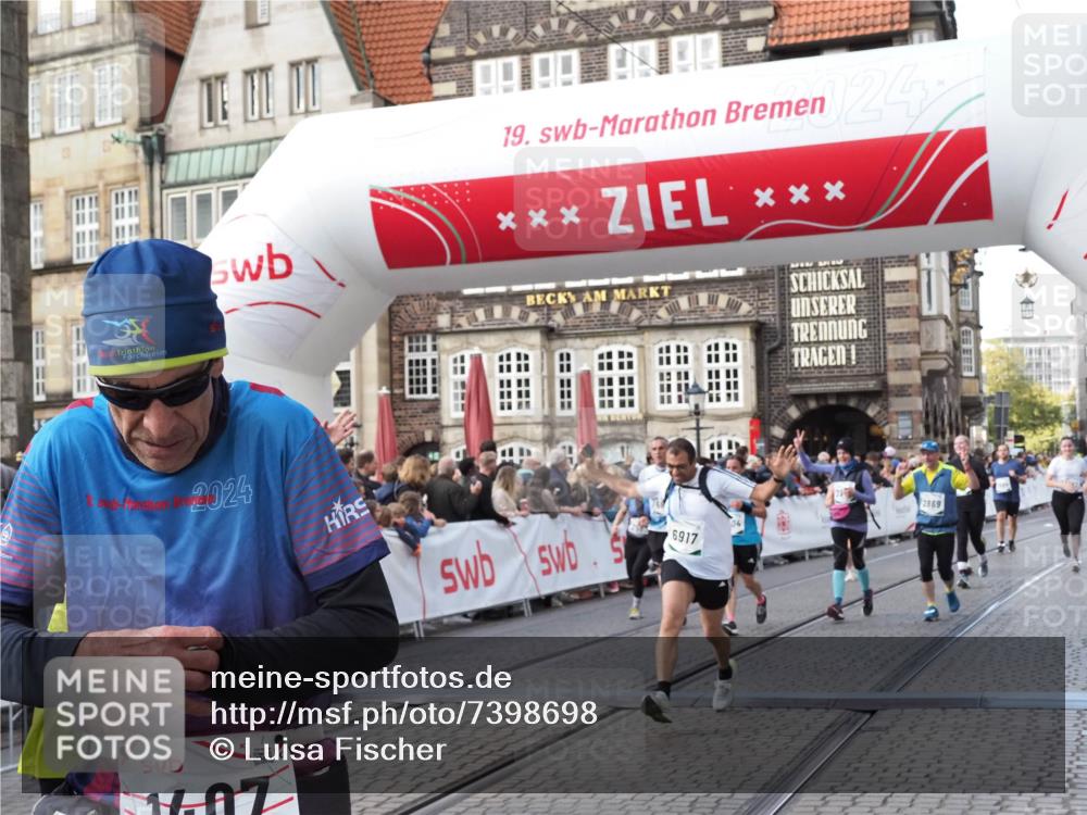 06.10.2024 - 19. swb-Marathon Bremen Luisa Fischer http://msf.ph/oto/7398698 06.10.2024 14:05:32 Ziel 750, 1161, 2072, 2133, 2563, 2681, 2868, 2869, 3684, 4081, 5204, 6343, 6463, 6497, 6659, 6851, 6917 meine-sportfotos.de