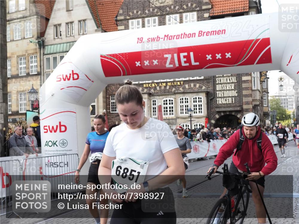06.10.2024 - 19. swb-Marathon Bremen Luisa Fischer http://msf.ph/oto/7398927 06.10.2024 14:05:42 Ziel 362, 968, 1424, 1497, 1532, 2133, 2774, 3684, 4081, 5583, 6851 meine-sportfotos.de