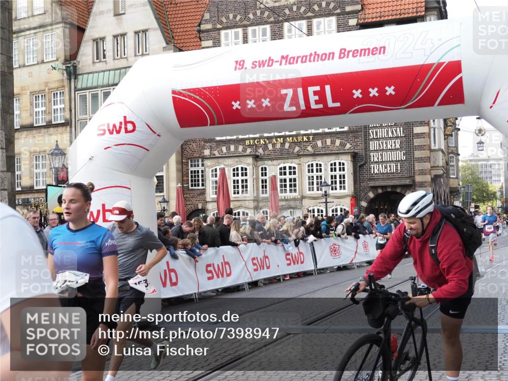 06.10.2024 - 19. swb-Marathon Bremen Luisa Fischer http://msf.ph/oto/7398947 06.10.2024 14:05:43 Ziel 362, 968, 1143, 1424, 1497, 1532, 2774, 3684, 5583 meine-sportfotos.de