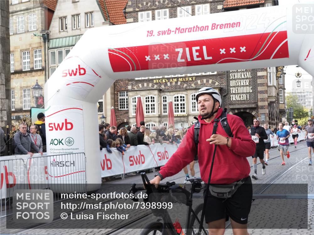 06.10.2024 - 19. swb-Marathon Bremen Luisa Fischer http://msf.ph/oto/7398999 06.10.2024 14:05:45 Ziel 362, 968, 1143, 1424, 1497, 1532, 2774, 5583 meine-sportfotos.de