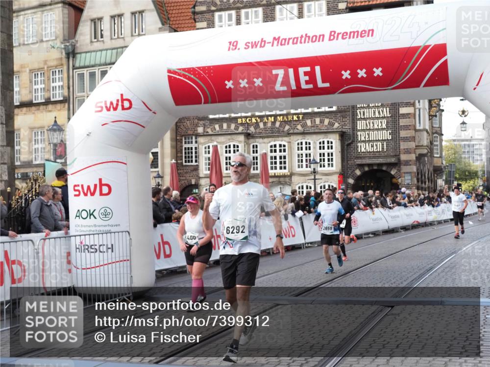 06.10.2024 - 19. swb-Marathon Bremen Luisa Fischer http://msf.ph/oto/7399312 06.10.2024 14:05:56 Ziel 2659, 2704, 5467, 6292, 6400 meine-sportfotos.de