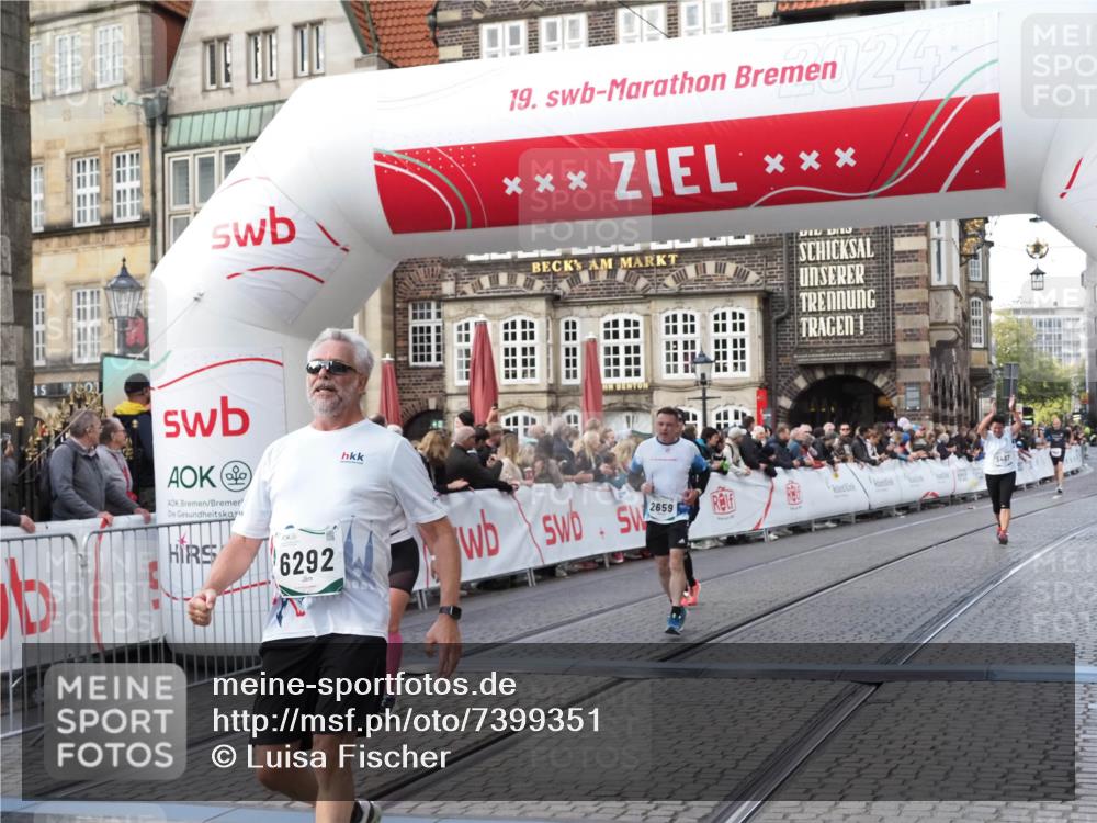 06.10.2024 - 19. swb-Marathon Bremen Luisa Fischer http://msf.ph/oto/7399351 06.10.2024 14:05:57 Ziel 2659, 2704, 5467, 6292, 6400 meine-sportfotos.de