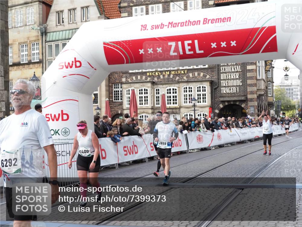 06.10.2024 - 19. swb-Marathon Bremen Luisa Fischer http://msf.ph/oto/7399373 06.10.2024 14:05:58 Ziel 2659, 2704, 5467, 6292, 6400 meine-sportfotos.de