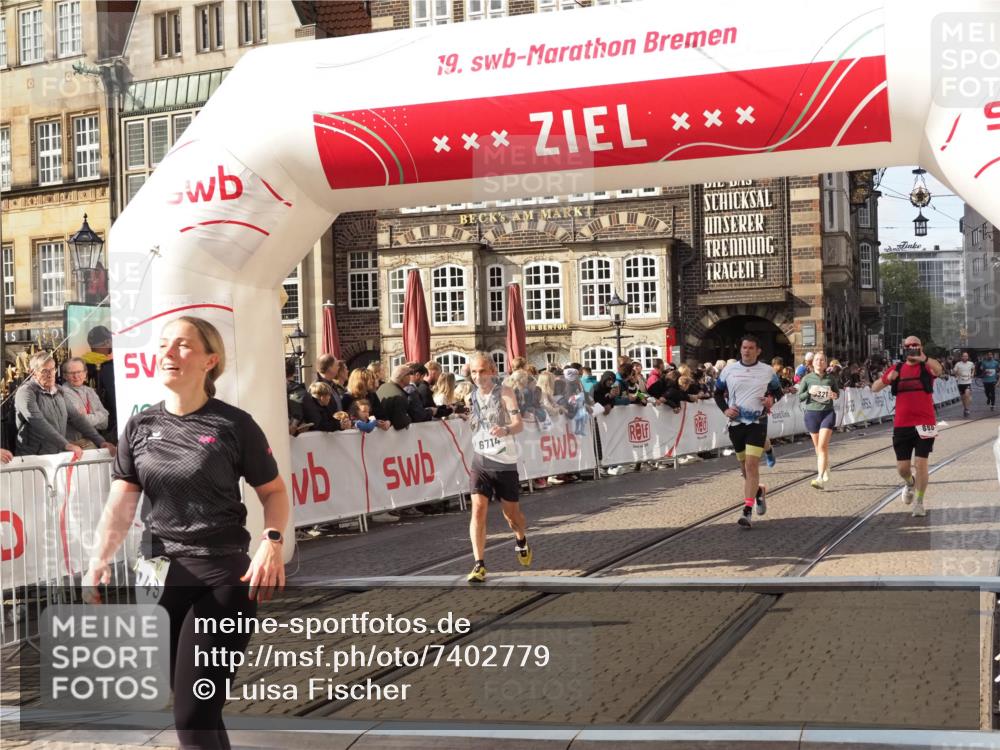 06.10.2024 - 19. swb-Marathon Bremen Luisa Fischer http://msf.ph/oto/7402779 06.10.2024 14:07:52 Ziel 866, 3118, 4459, 4513, 5249, 5321, 6714 meine-sportfotos.de