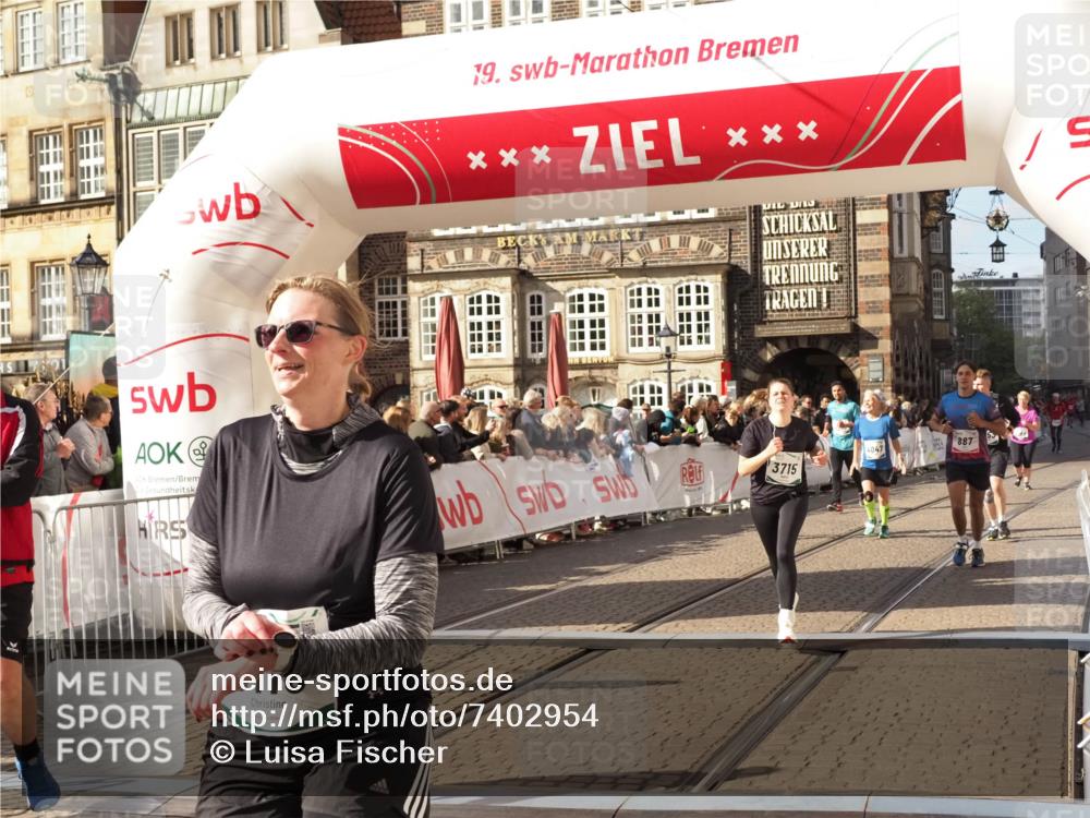 06.10.2024 - 19. swb-Marathon Bremen Luisa Fischer http://msf.ph/oto/7402954 06.10.2024 14:08:01 Ziel 887, 3118, 3553, 3715, 4047, 4048, 4269, 4513, 5321, 6283 meine-sportfotos.de