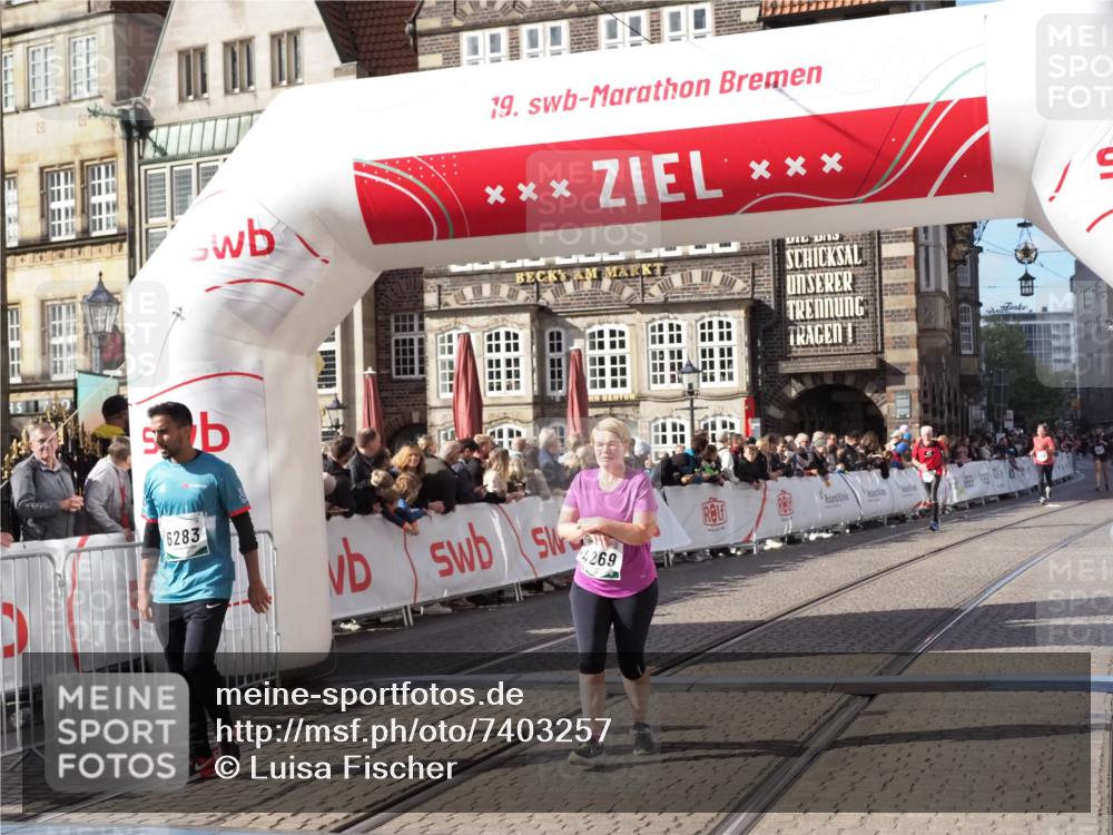06.10.2024 - 19. swb-Marathon Bremen Luisa Fischer http://msf.ph/oto/7403257 06.10.2024 14:08:08 Ziel 887, 3553, 4047, 4048, 4269, 6283 meine-sportfotos.de
