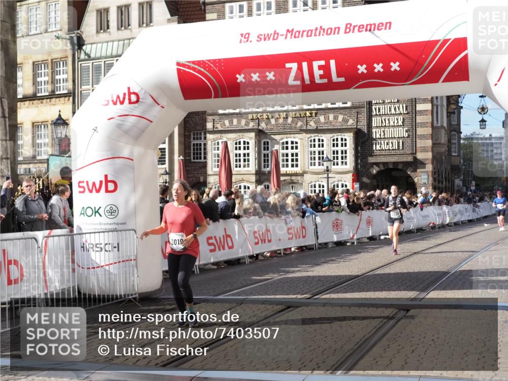 06.10.2024 - 19. swb-Marathon Bremen Luisa Fischer http://msf.ph/oto/7403507 06.10.2024 14:08:19 Ziel 2433, 2628, 3019 meine-sportfotos.de