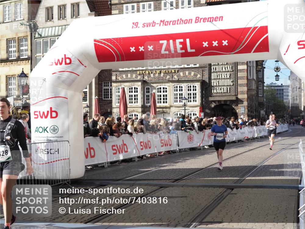 06.10.2024 - 19. swb-Marathon Bremen Luisa Fischer http://msf.ph/oto/7403816 06.10.2024 14:08:26 Ziel 2510, 2628, 4935, 6884 meine-sportfotos.de