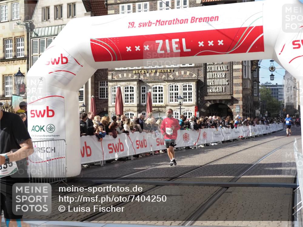 06.10.2024 - 19. swb-Marathon Bremen Luisa Fischer http://msf.ph/oto/7404250 06.10.2024 14:08:35 Ziel 2510, 4935, 5033 meine-sportfotos.de