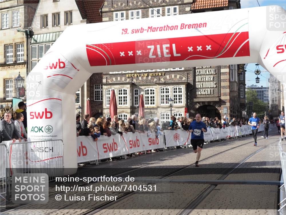 06.10.2024 - 19. swb-Marathon Bremen Luisa Fischer http://msf.ph/oto/7404531 06.10.2024 14:08:41 Ziel 267, 4634, 5033 meine-sportfotos.de