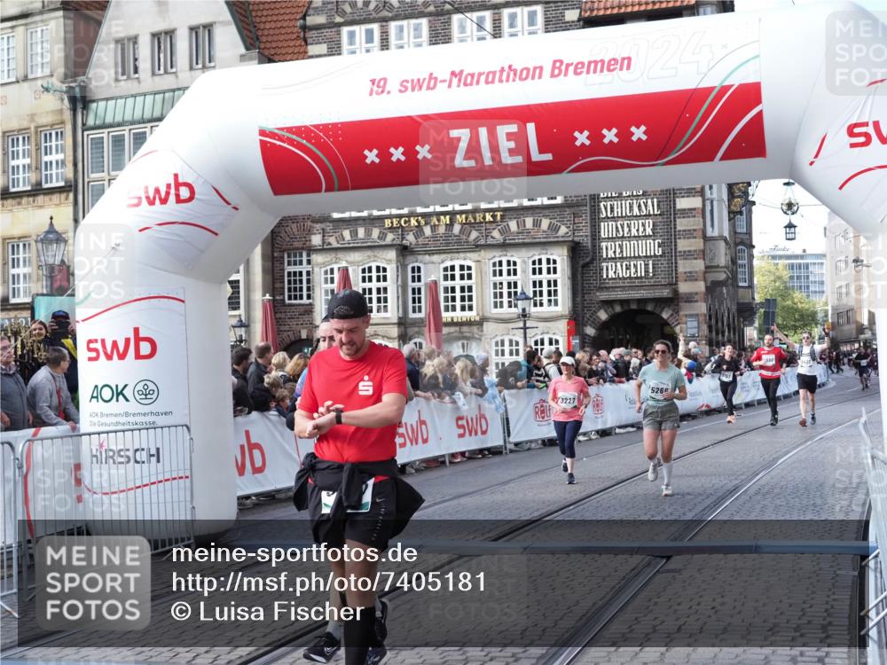 06.10.2024 - 19. swb-Marathon Bremen Luisa Fischer http://msf.ph/oto/7405181 06.10.2024 14:08:55 Ziel 2153, 3227, 3480, 4560, 5266, 5422, 5517, 6023 meine-sportfotos.de