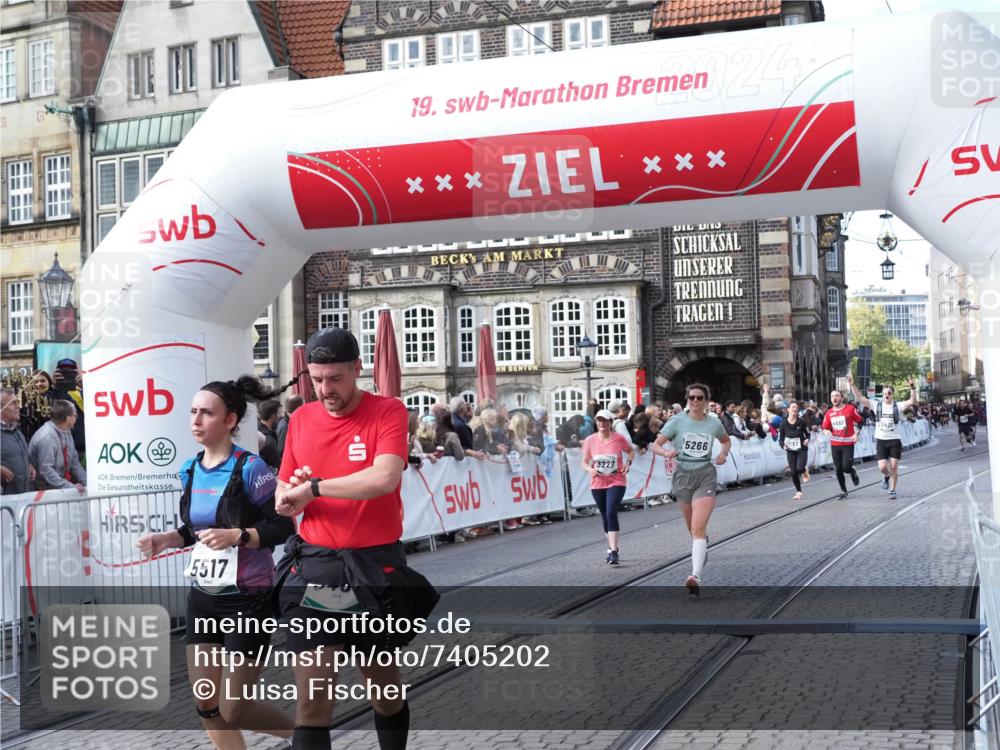 06.10.2024 - 19. swb-Marathon Bremen Luisa Fischer http://msf.ph/oto/7405202 06.10.2024 14:08:56 Ziel 2153, 3227, 3480, 4560, 5266, 5422, 5517, 6023 meine-sportfotos.de