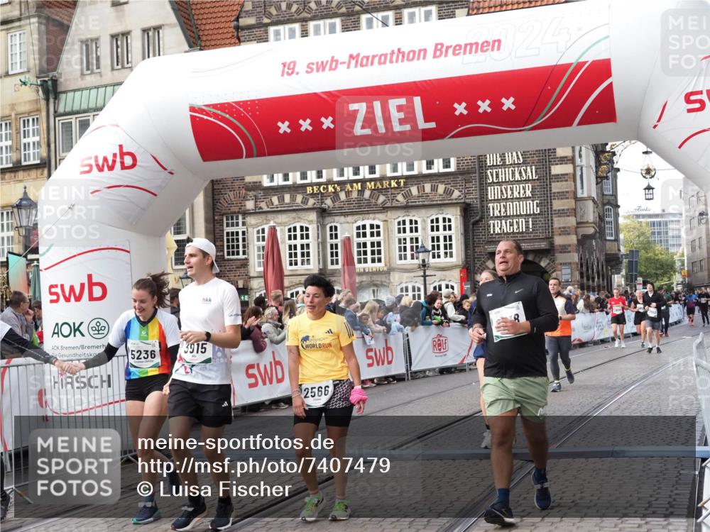 06.10.2024 - 19. swb-Marathon Bremen Luisa Fischer http://msf.ph/oto/7407479 06.10.2024 14:09:44 Ziel 1262, 2218, 3717, 3848, 3915, 4511, 4992, 5236 meine-sportfotos.de